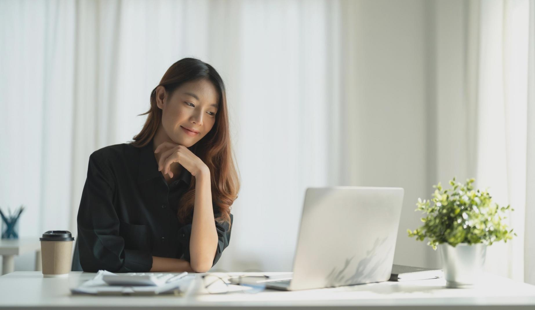 Business analysis and financial planning workspace